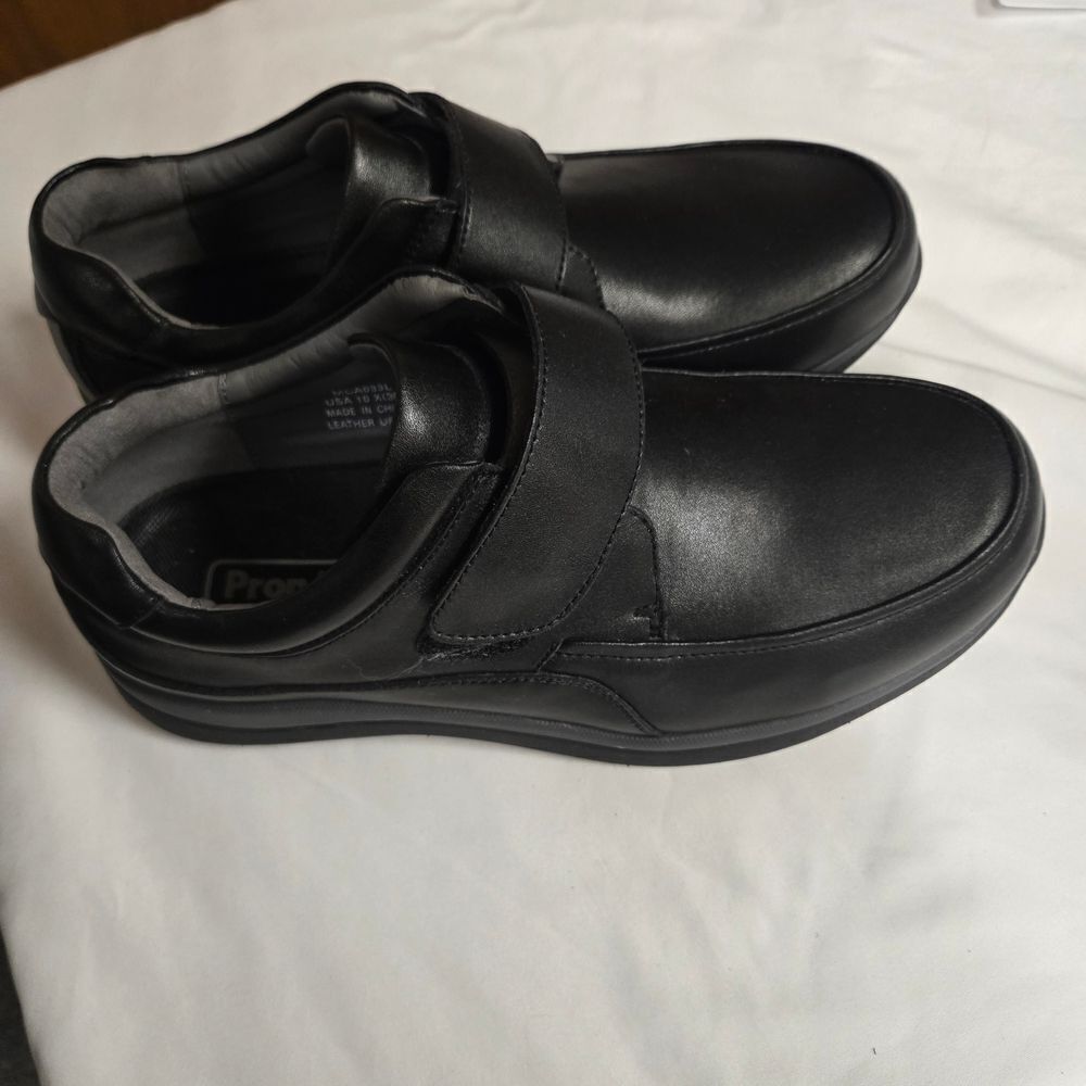 Propet Men's Black Loafers